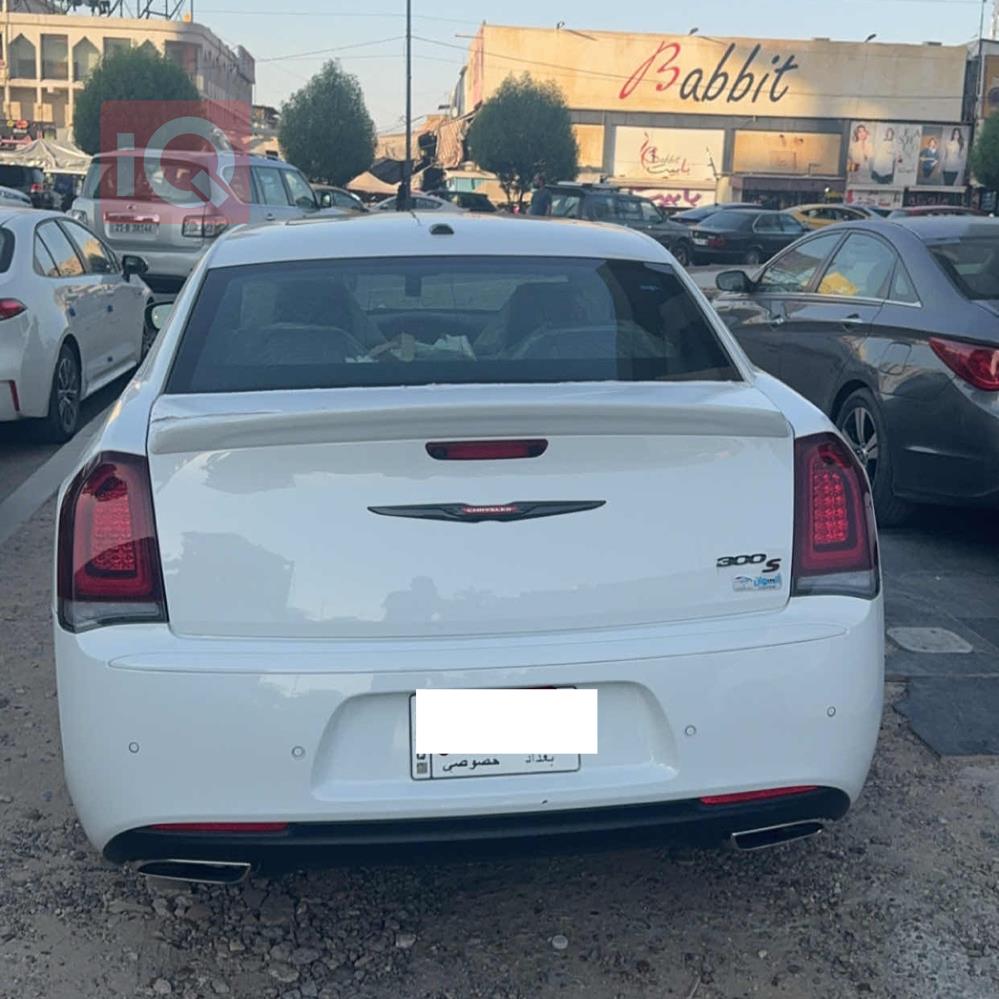 كرايسلر 300